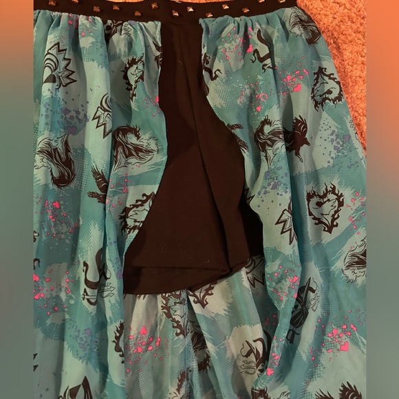 D-Signed Disney Skirt with black overlay Shorts😎 - Picture 3 of 6